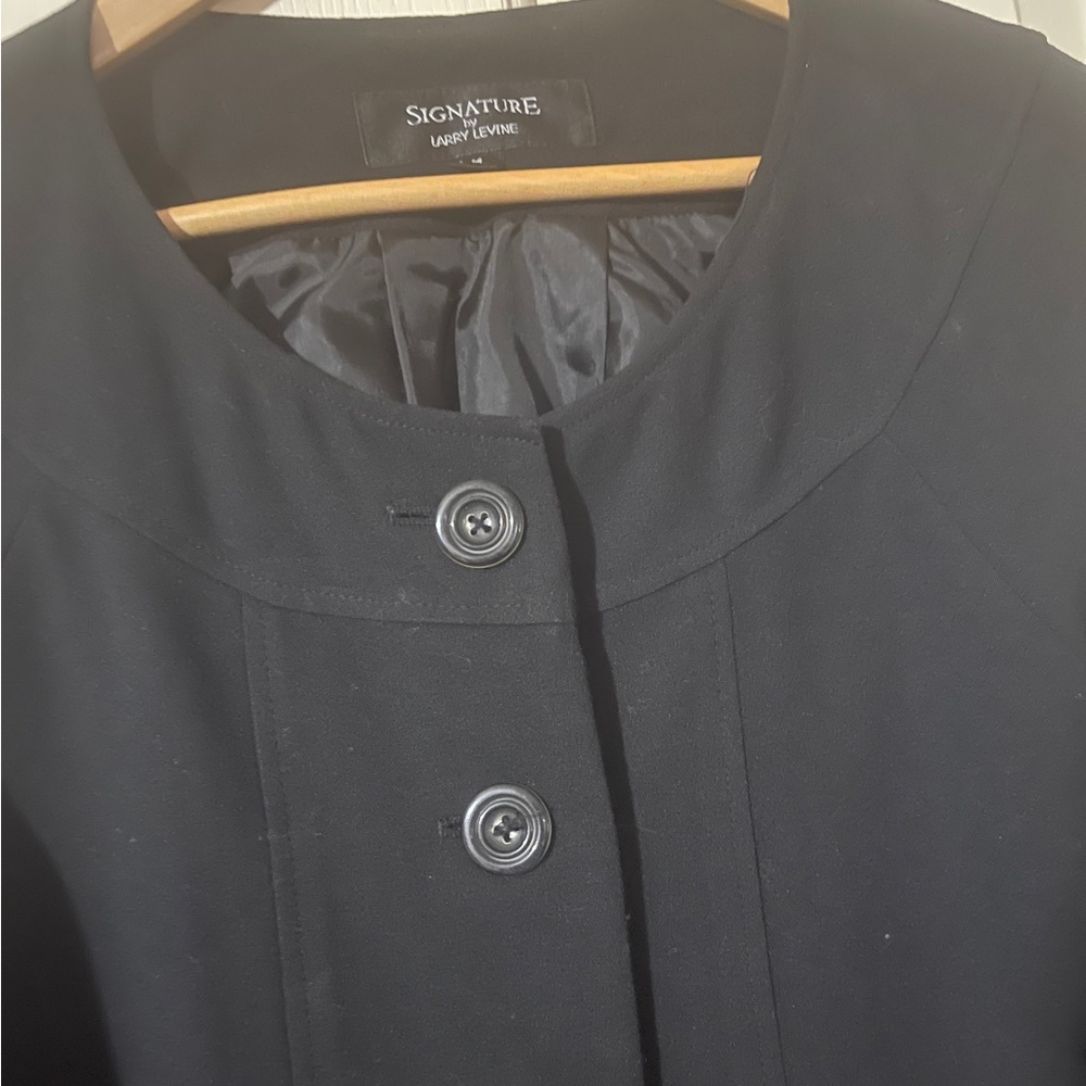 Sugnature Larry Levine size 14 Snazzy and classic black pant suit